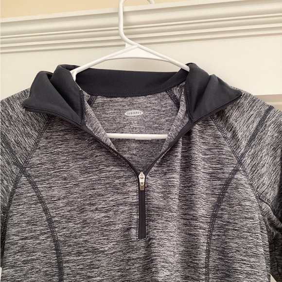 Old Navy Long Sleeve - Picture 2 of 3